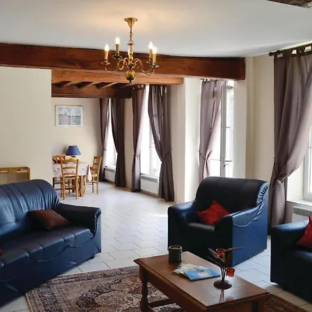 Three-bedroom In Holiday home