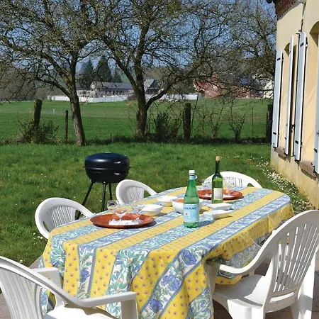 Three-bedroom In Holiday home *